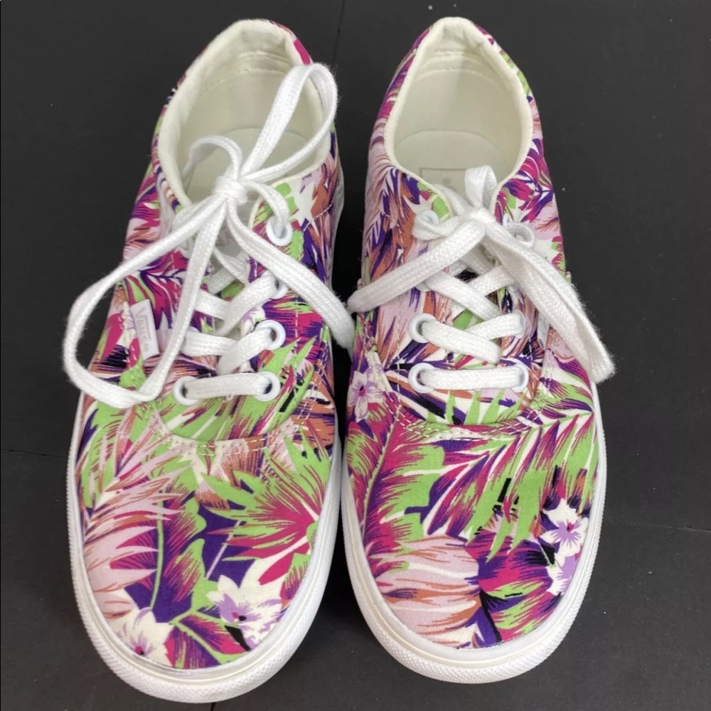 Woman’s size 6